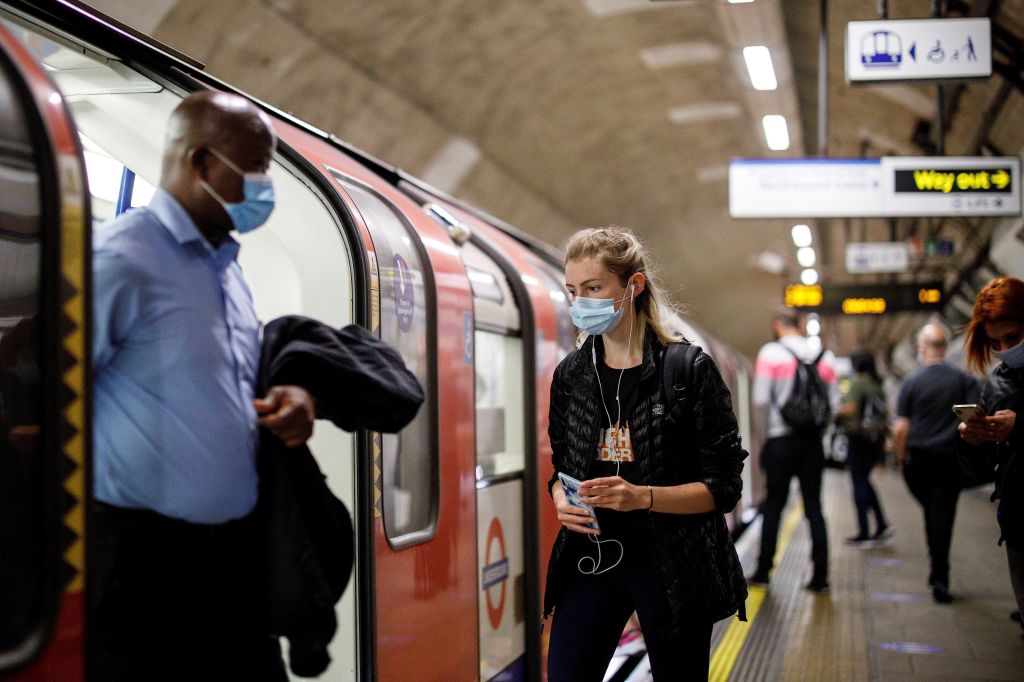 TfL is on the lookout for overcrowding this weekend as Super Saturday tempts Londoners to pubs